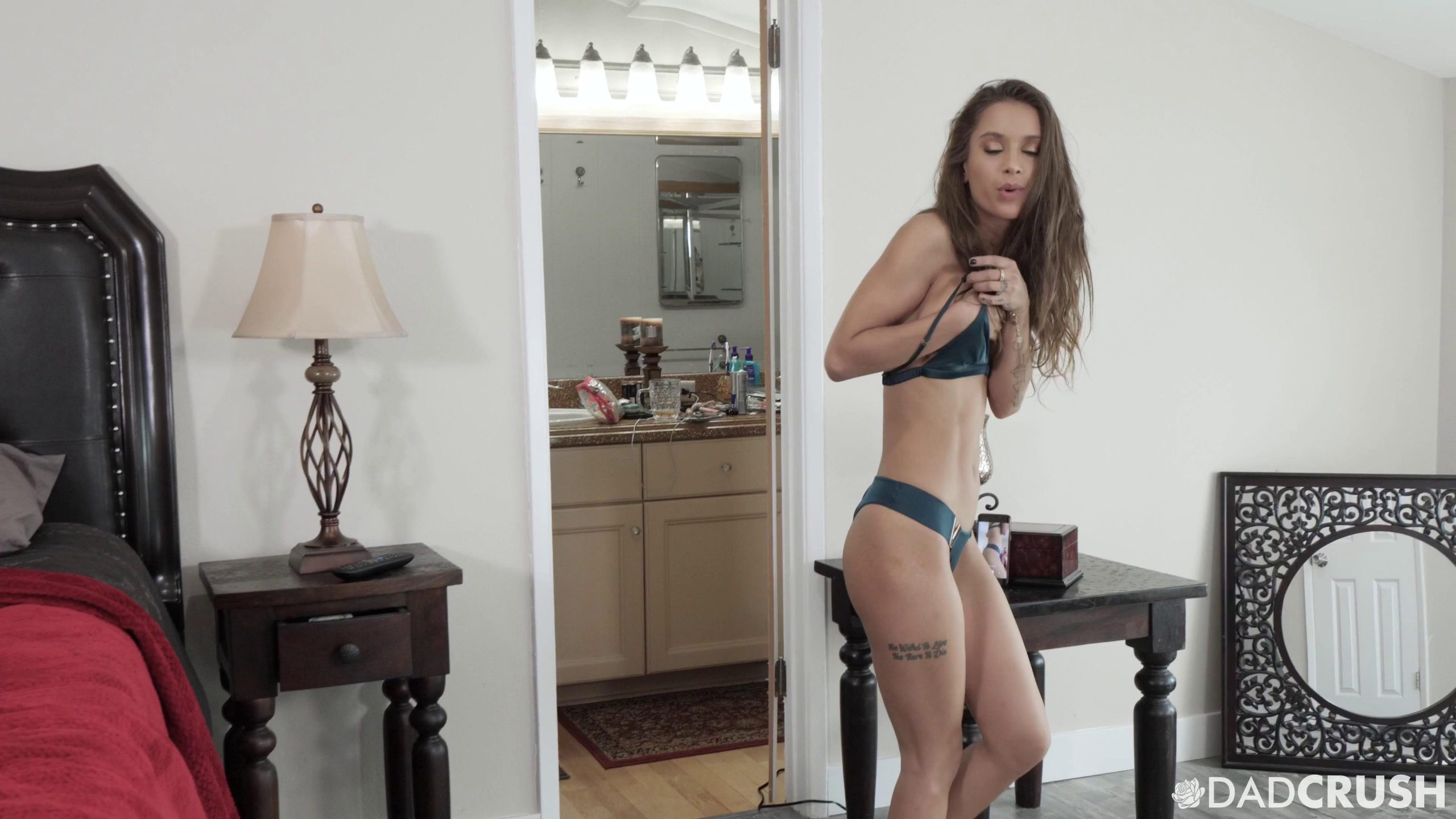 DadCrush – Uma Jolie – Lingerie For My Stepdaughter