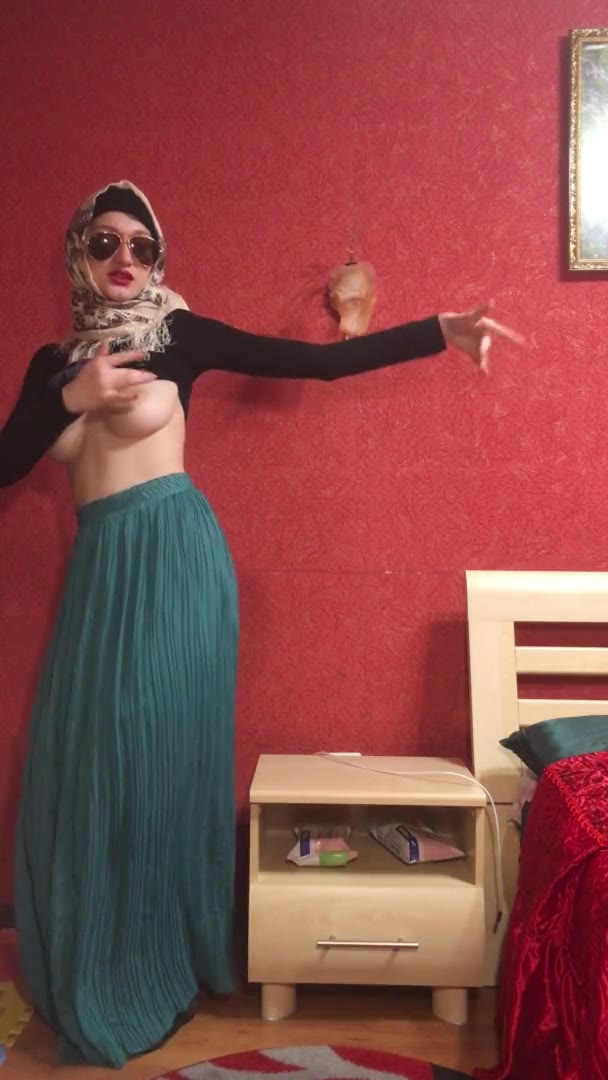 Muslim Woman Dances Oriental Dance and Exposes her Breasts Virtik Baby