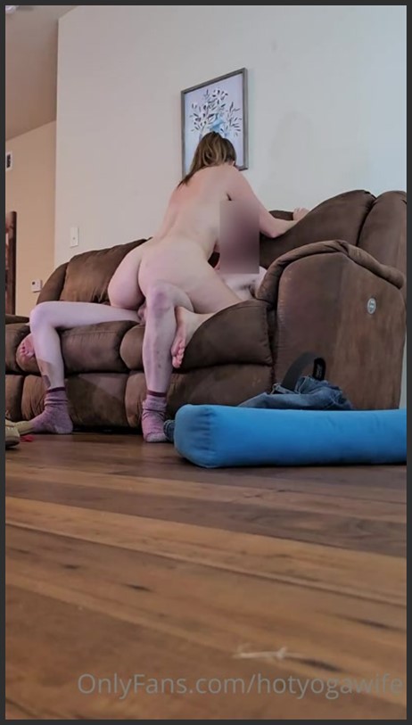 23 11 25 HotYogaWife Young Plumber Fuck Hotwife