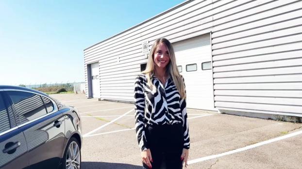 Jacquieetmicheltv 2025 10 06 Polly Polly, 28 years old, hottie from Aix-en-Provence