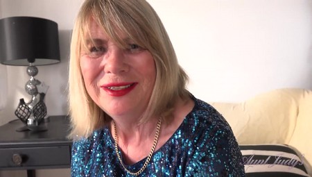 AuntJudys 2025 11 05 Elle