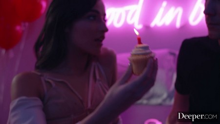 Emily Willis 19 05 09 Deeper Happy Birthday