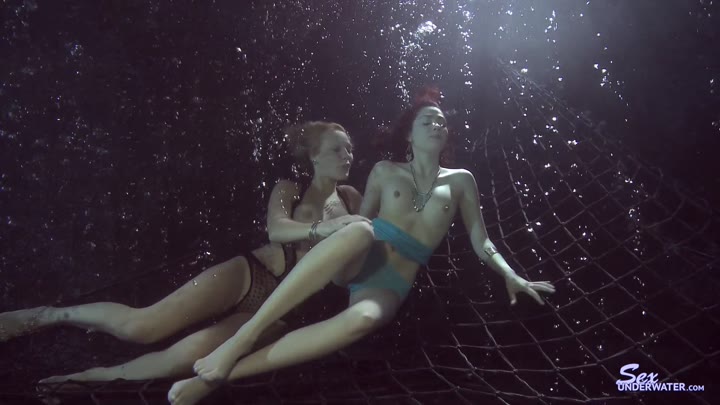 SexUnderWater 2020-07-29 (Nikki Mae)